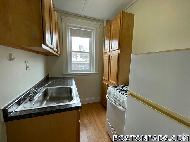 Building Photo - 1179 Boylston St Rental