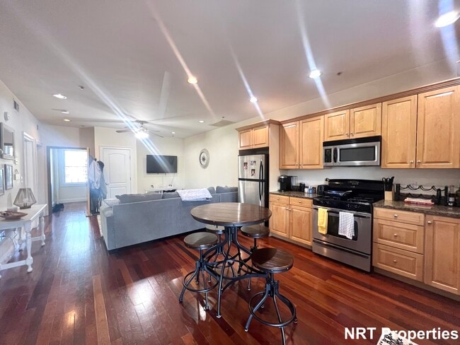 Photo - 661 Bennington St Unit 2