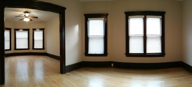 Living Room - 1939 N Bartlett Ave Unidad Upper Flat