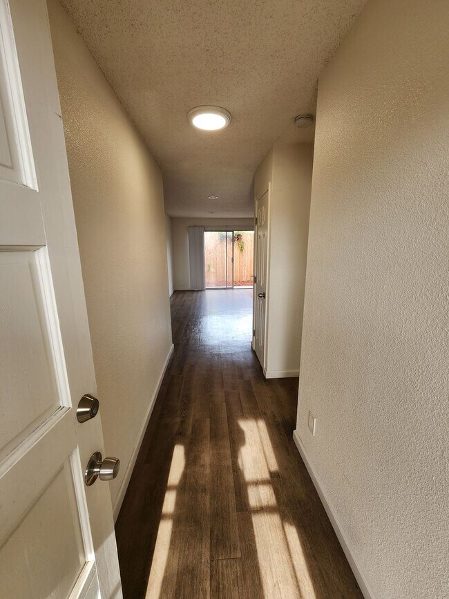 Photo - 1 bed, 1 bath Unit 03