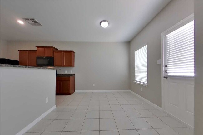 Photo - 640 Totem Trail Dr
