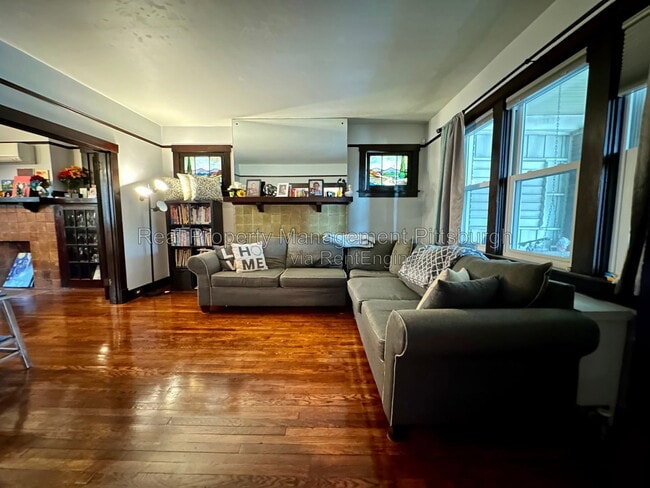 Photo - 704 Montclair St