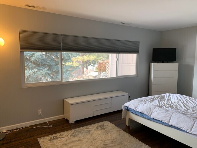 Master bedroom - 5206 Kissing Camels Dr #1 Townhome