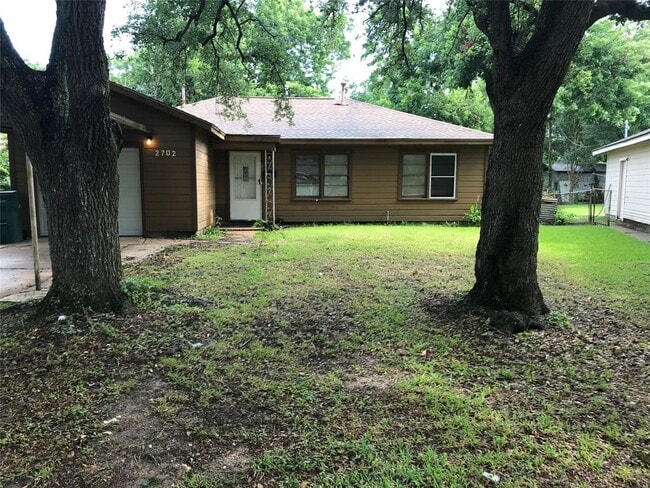 Building Photo - 2702 N Camp Cir Rental