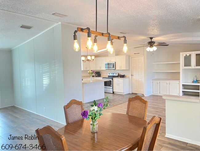 Photo - 13510 Foxwood Height Cir E House
