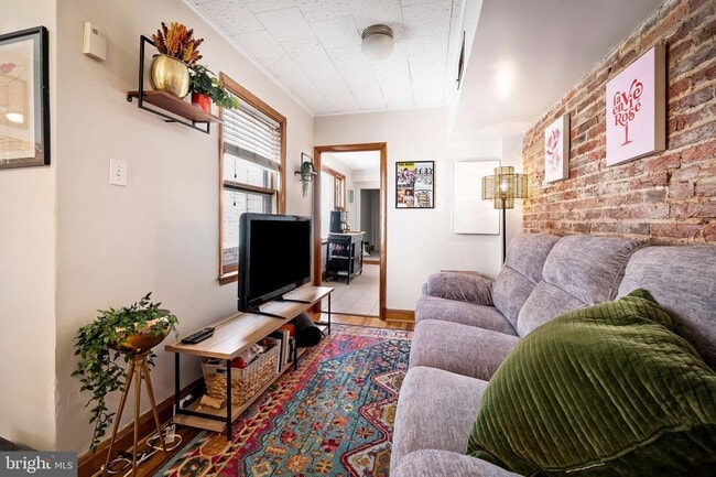 Photo - 639 S Montford Ave