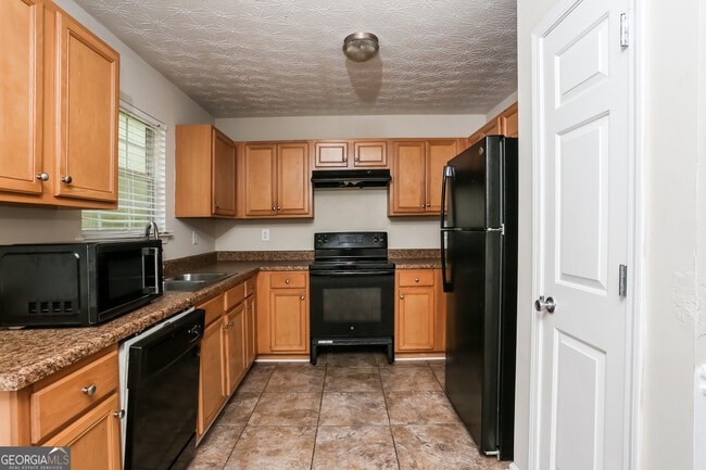 Photo - 680 Escalade Dr