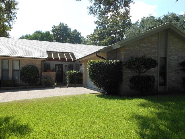 2207 Boca Raton Dr