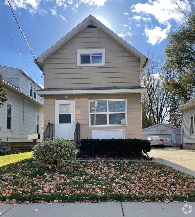 Building Photo - 1005 Harney Ave Rental