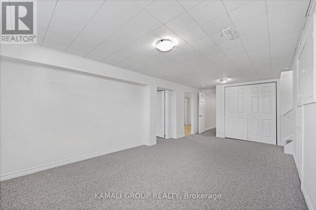 Photo - 78 College Crescent