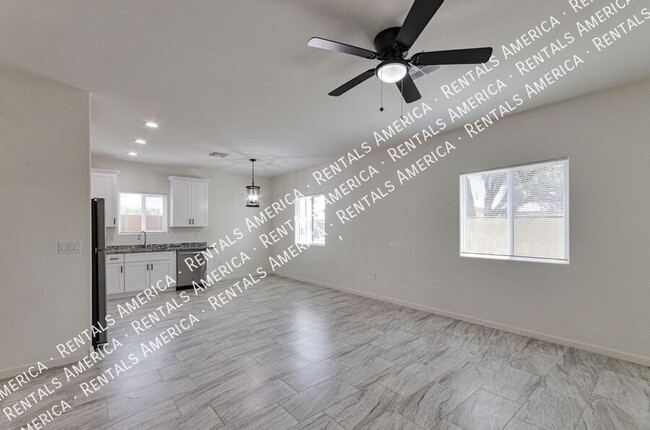 Photo - 3727 N Stone Ave