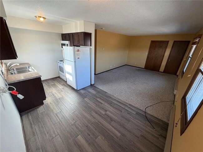 Photo - 706 1st St S