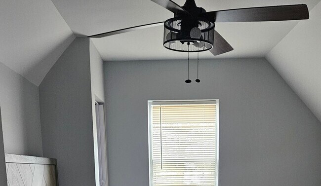 Photo - 41 E Main St