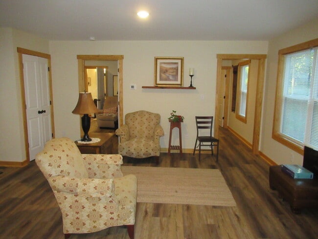 Photo - Fully Furnished Short-Term Rental in Dalla...