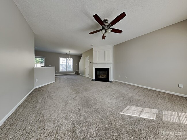 Photo - 1654 Heyford Cir NW