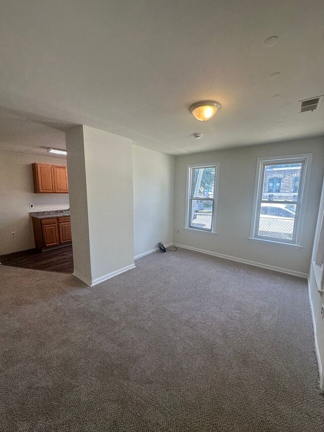 336 W 8th St Unit C