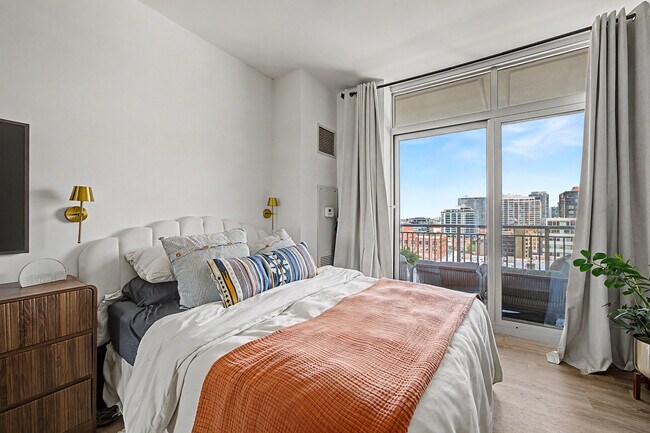 Photo - 330 W Grand Ave Unit 1405