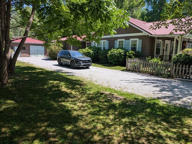 Photo - 1123 4th Ave W