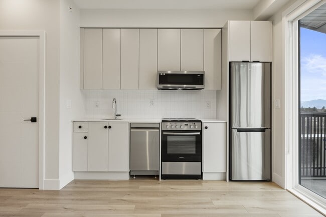 Photo - 45497-45497 Campus Dr