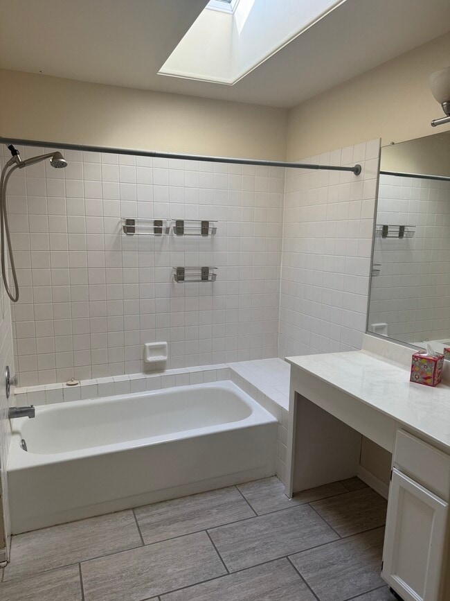 Photo - 827 Shoreline Rd Unit B