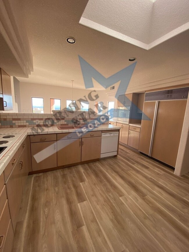 Photo - VIEWS!!  Spacious home in Picacho Hills!