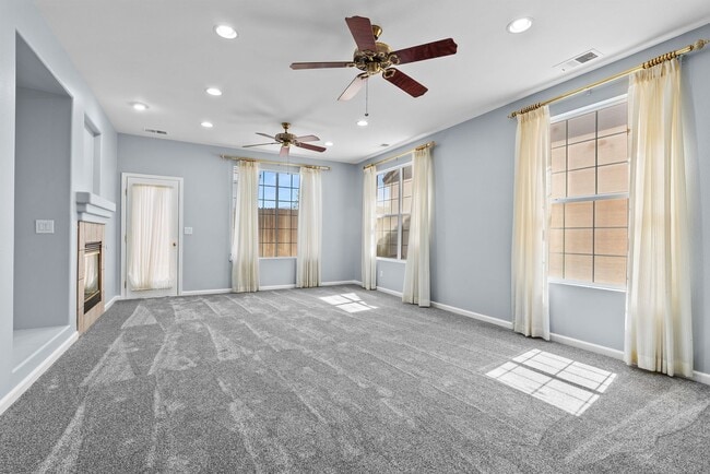 Photo - Damonte Ranch 3 bedroom charmer