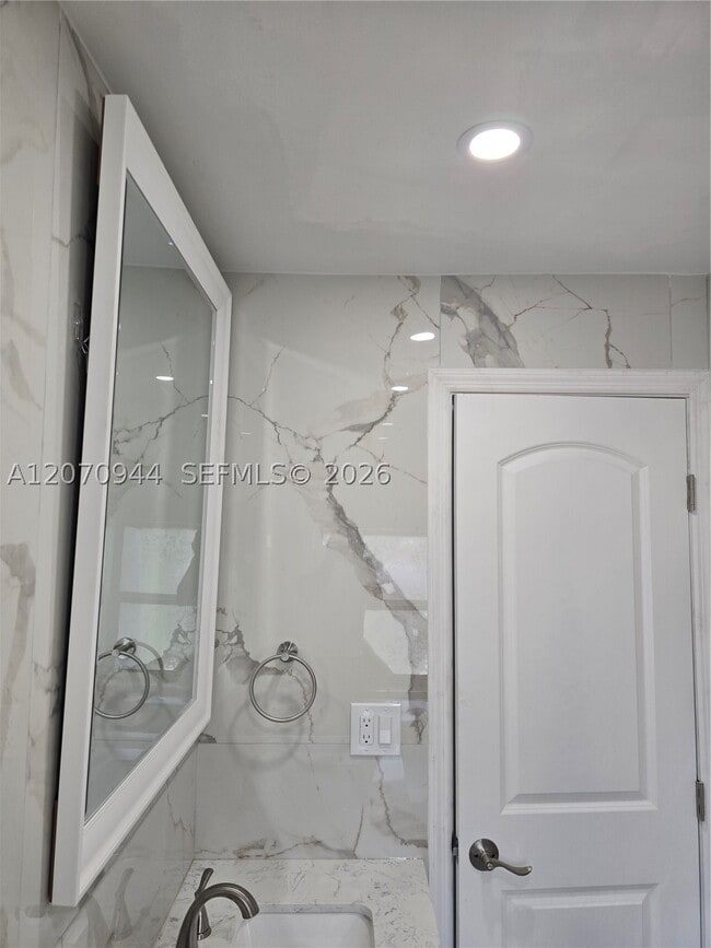 260 NE 118th St Unit 262