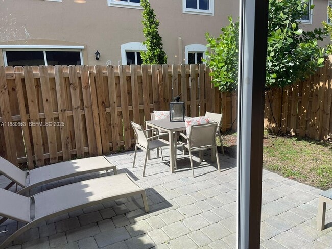 Photo - 2423 SE 11th St