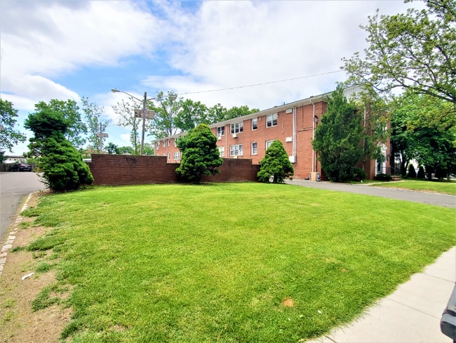Building Photo - 720 Westfield Ave Rental