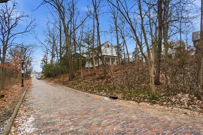 Photo - 2104 Iuka Ave