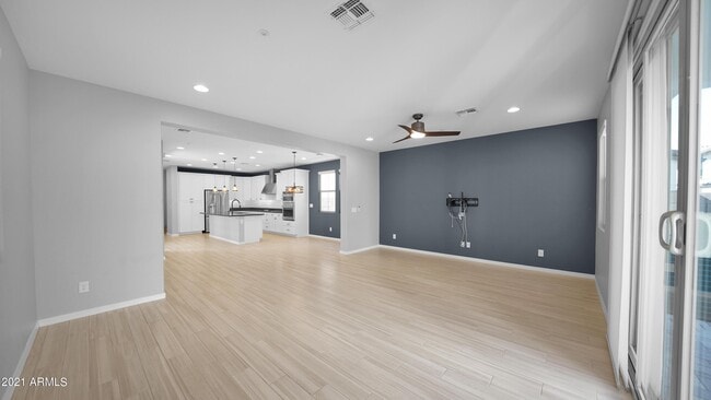 Photo - 2354 W Gloria Ln