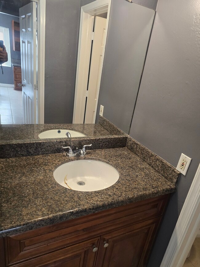 Photo - 5925 NW 23rd St