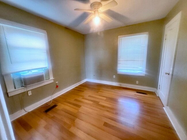 Photo - 1407 Greenwood Alley