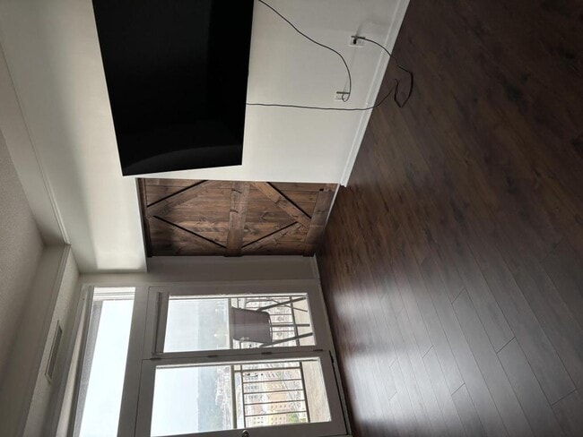 Photo - 300 Walnut St