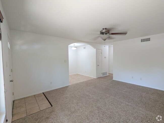 Building Photo - Great Single Story Condo!