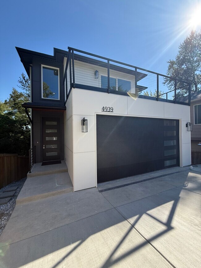 Photo - 4939 S 114th St Unidad Main