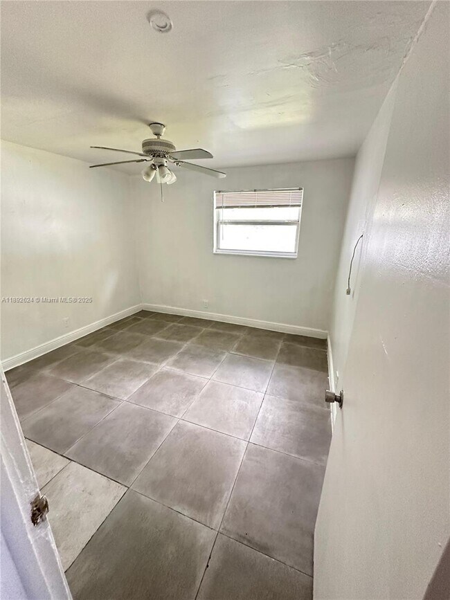 Photo - 5303 NW 18th Ct Unidad 5303