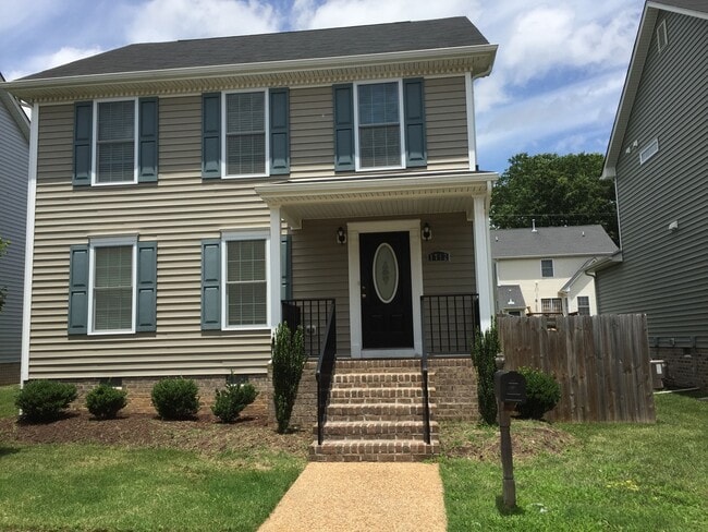 Building Photo - 1712 Kemper St Rental