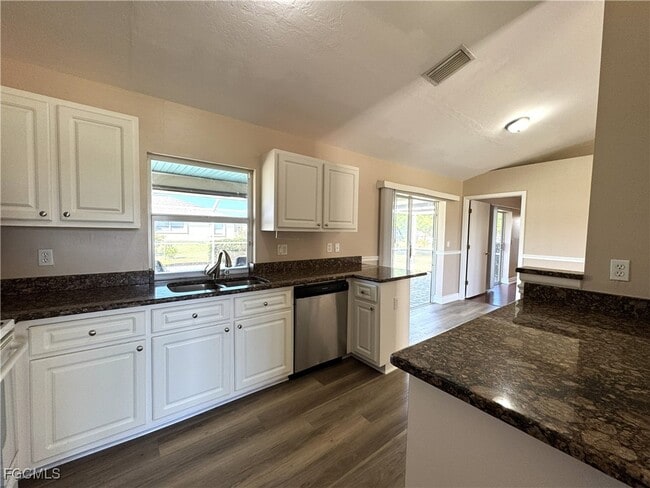 Photo - 2520 SW 11th Pl