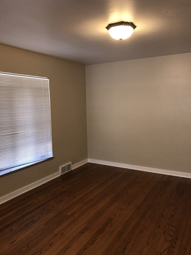Photo - 3 bed home in historic area for rent near the Paseo district, on Hudson between NW 23rd and NW 36th.