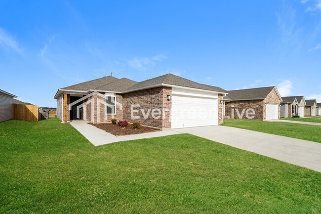 Photo - 1104 W Lawton Rd