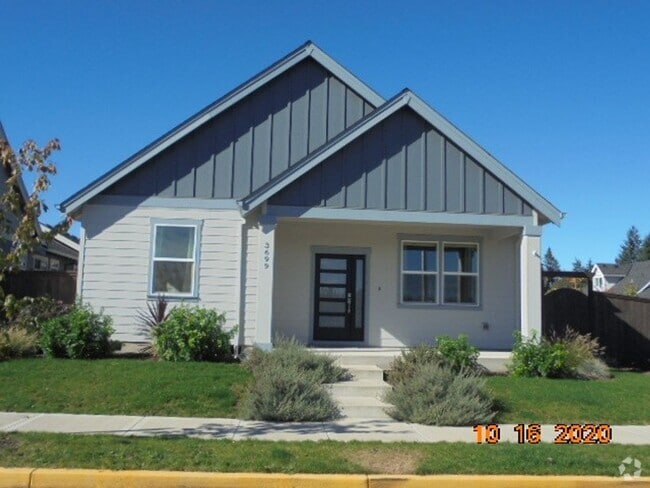 Building Photo - 3699 NE Jacob St Rental