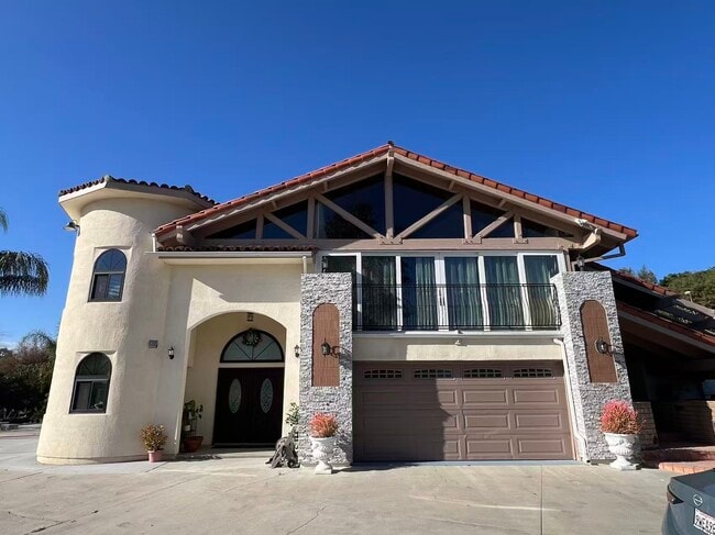 Photo - 2911 Hawk Rd