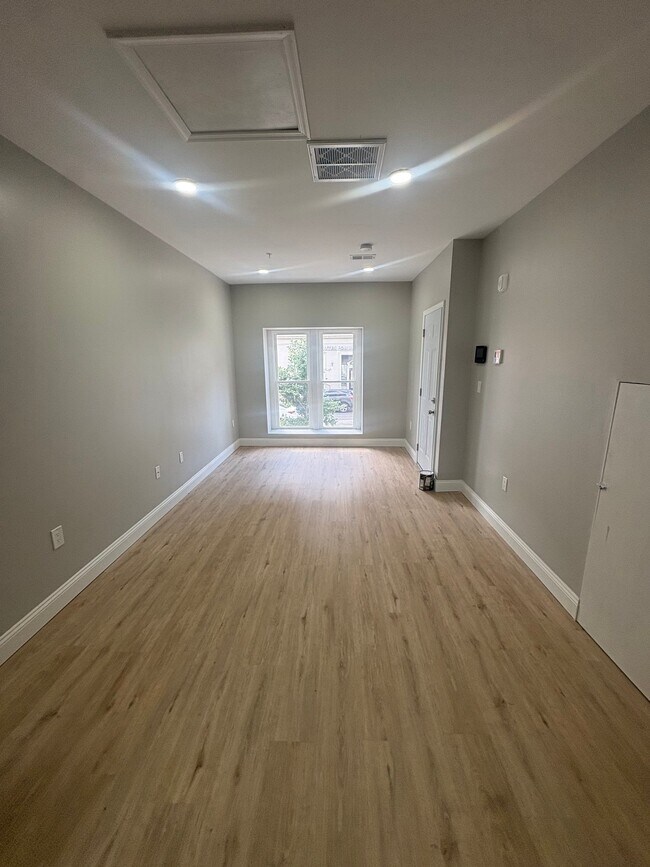 Photo - 2105 Maryland Ave