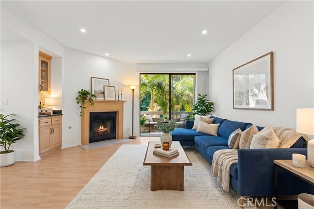 Building Photo - 4430 Noble Ave Unit 208