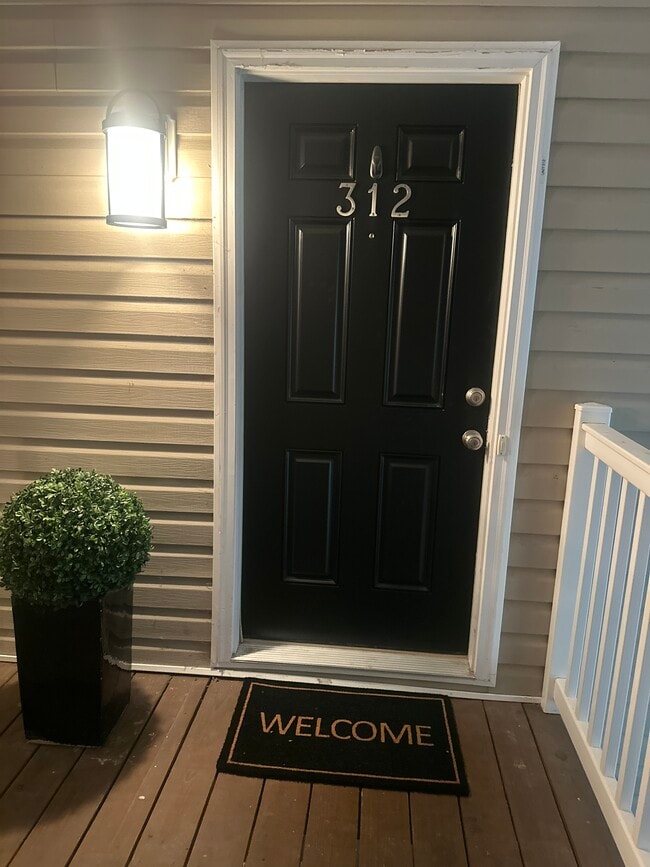 Entryway - 623 Wyndhurst Dr Condo Unit 312