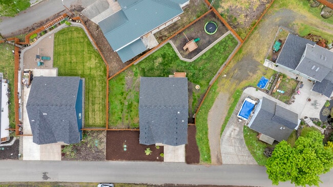 Photo - 5175 Parkway Dr NE