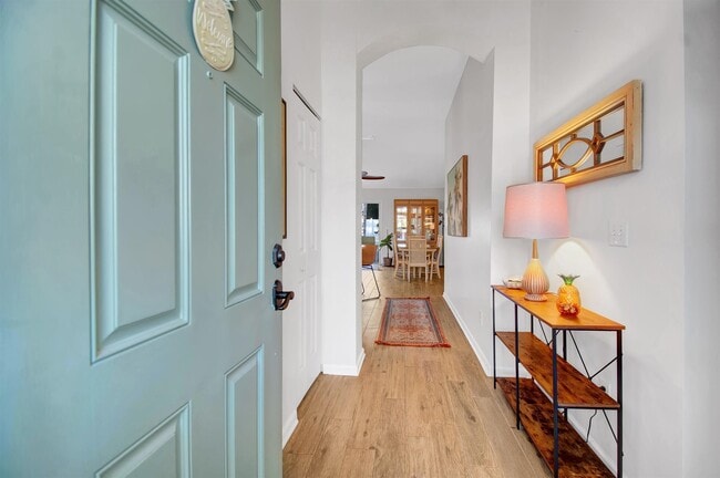 Photo - 880 Oak Arbor Cir