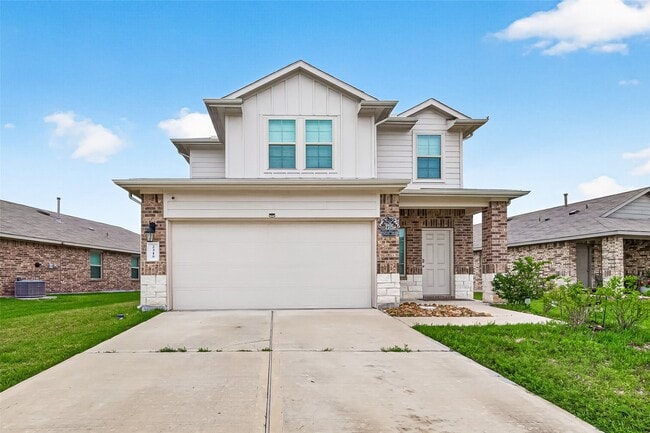 Building Photo - 2315 Spruce Clf Ln