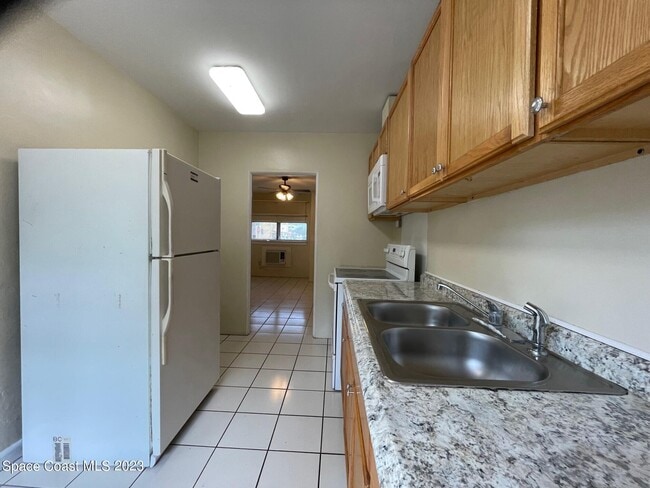 Photo - 102 Center St